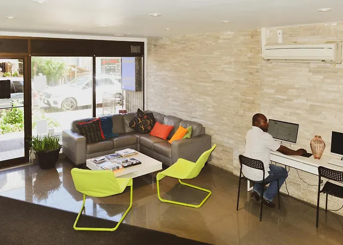 Kensington College Backpackers Hostel